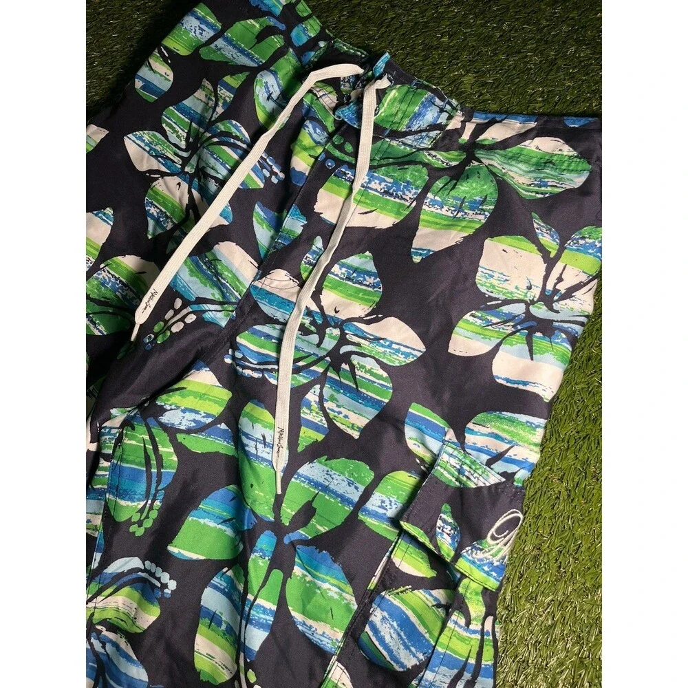 Maui and Sons Swim Trunks Floral Black Green Blue Men's M Elastic Waist Lined